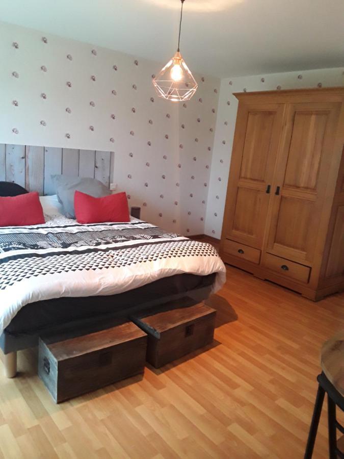 Chambre D'Hotes Cote Jardin Soulignonne 외부 사진